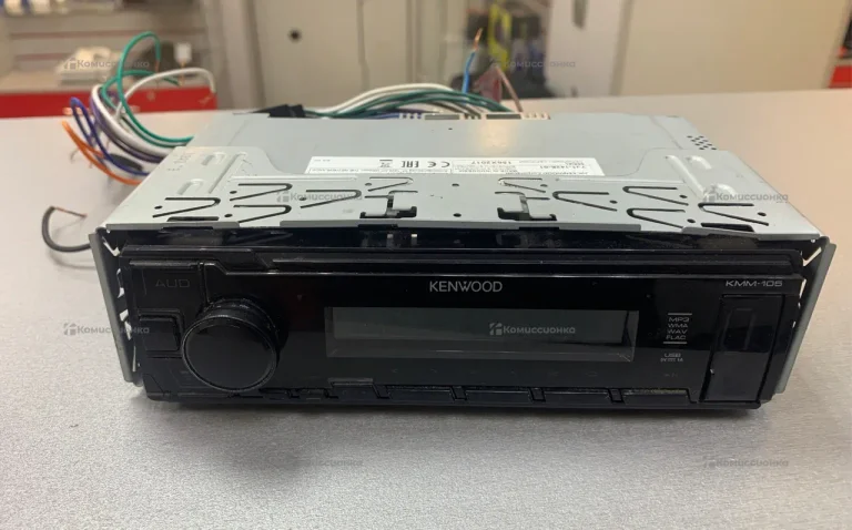 Автомагнитола Kenwood KMM-105