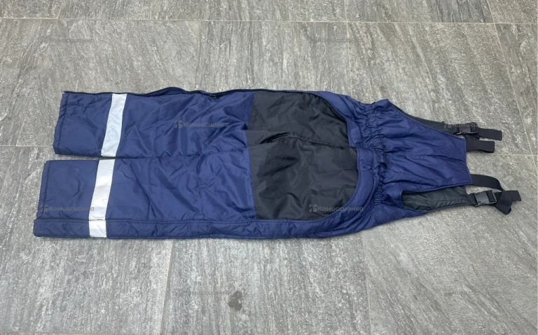 Комбез синего цвета 50 размера