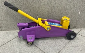 Купить Домкрат автомобильный б/у , в Тюмень Цена:2490рублей