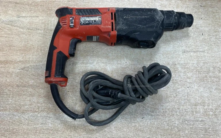Перфоратор makita M8701