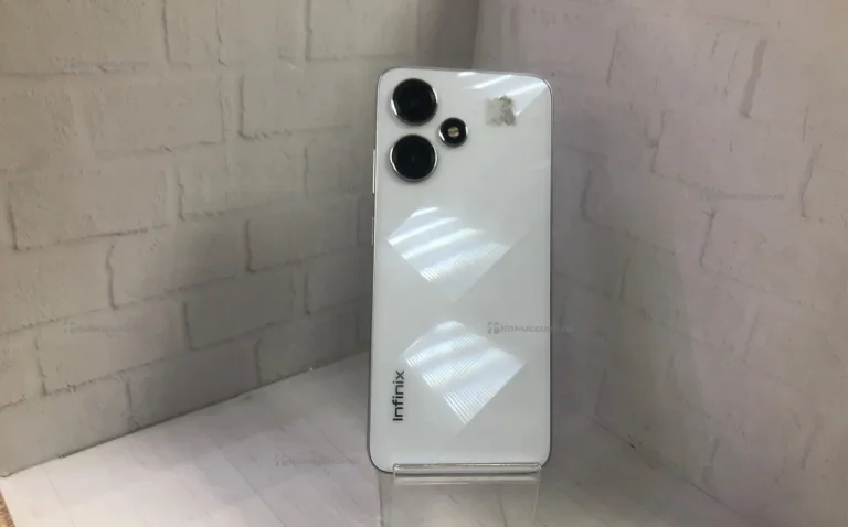 Infinix Hot 30 Play 8/128 ГБ