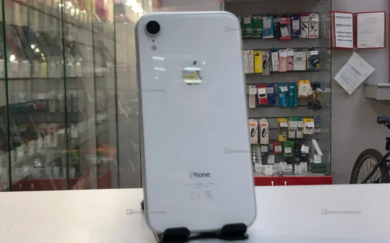 Apple iPhone XR 3/64 ГБ