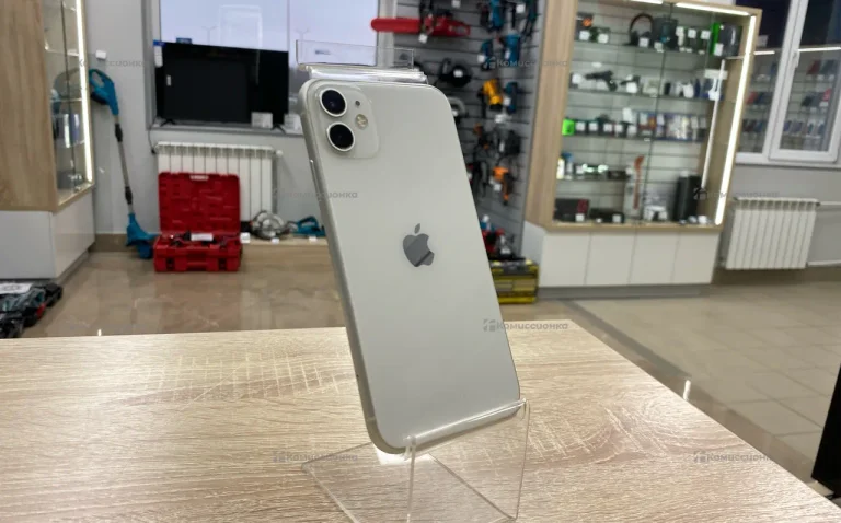 Apple iPhone 11 4/128 ГБ
